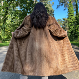 Full Length Brown Fur Coat in L/XL Size, Classic Vintage Style, Real Fur Coat, Soft & Warm, Elegant and Timeless Design, Perfect for Winter