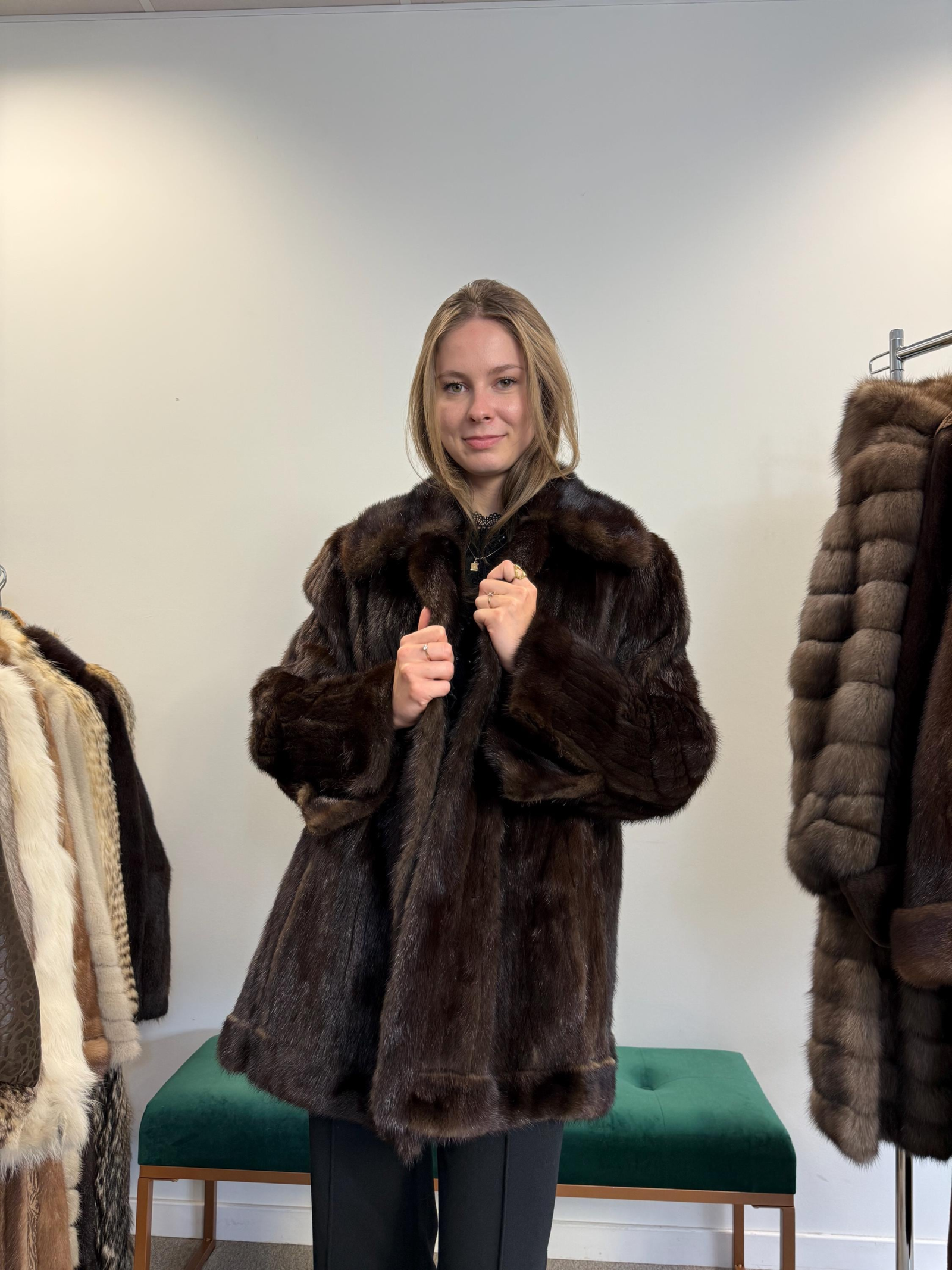 Brown Mink Fur Coat – Women’s Real Vintage Fur