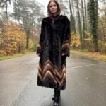 Real Mink Fur Coat in Dark Brown Color and Excellent condition