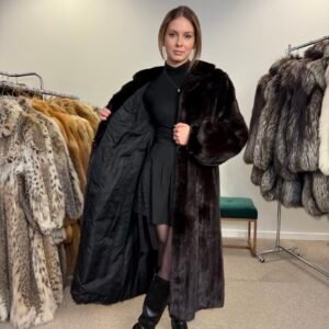 Real Mink Fur Coat, Dark Brown color, Excellent condition and High fur quality
